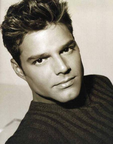 4)    Ricky Martin: chanteur